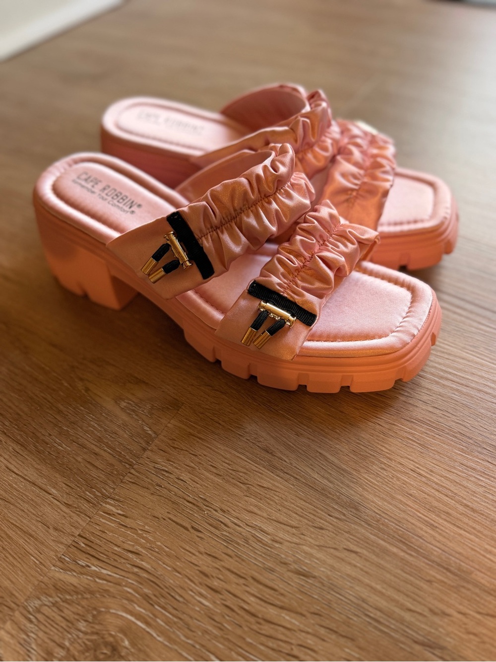 Cape Robbin Satin Ruched Platform Peach Pink Slides - Picture 6 of 6